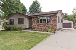 Pre-foreclosure in  LORI DR SW Cedar Rapids, IA 52404