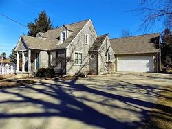 Pre-foreclosure in  OAKLAND AVE Elkhart, IN 46517