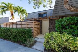 Pre-foreclosure in  5TH TER Palm Beach Gardens, FL 33418