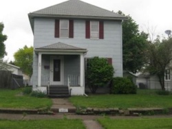 Pre-foreclosure in  25TH AVE Moline, IL 61265