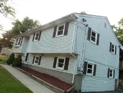 Pre-foreclosure in  REDWOOD DR Bristol, CT 06010