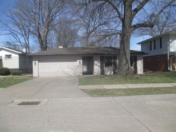 Pre-foreclosure in  44TH STREET CT Moline, IL 61265