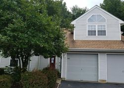 Pre-foreclosure Listing in BIRCH HOLLOW DR BORDENTOWN, NJ 08505