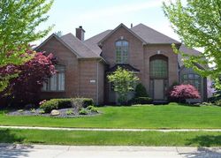 Pre-foreclosure in  DEVONSHIRE DR Novi, MI 48374