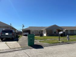 Pre-foreclosure in  JACQUELINE DR Westwego, LA 70094