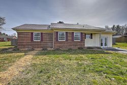 Pre-foreclosure Listing in MEADOWBROOK RD AFTON, TN 37616