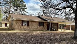 Pre-foreclosure in  E IRONWOOD DR West Monroe, LA 71291