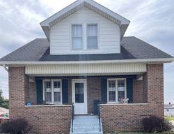 Pre-foreclosure in  E TENNESSEE ST Evansville, IN 47711