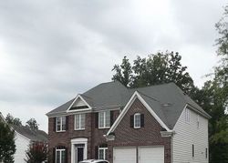 Pre-foreclosure in  POWELLS LANDING CIR Woodbridge, VA 22191