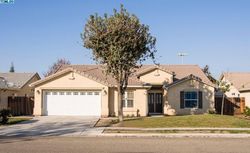 Pre-foreclosure in  E SANDALWOOD AVE Tulare, CA 93274