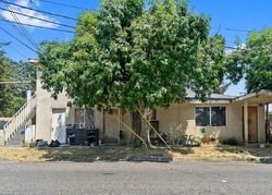 Pre-foreclosure in  E OAKLAND ST Farmersville, CA 93223