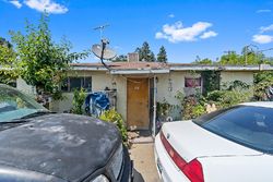 Pre-foreclosure in  N GENE AVE Farmersville, CA 93223