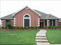Pre-foreclosure in  KINGSWOOD DR Garland, TX 75040