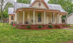 Pre-foreclosure in  E DUFFLE ST Waverly, TN 37185