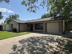 Pre-foreclosure in  HYDE PARK DR Mesquite, TX 75150