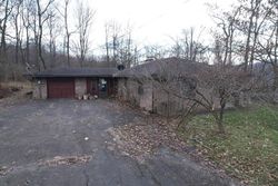Pre-foreclosure Listing in PLEASANT VIEW DR VANDERGRIFT, PA 15690