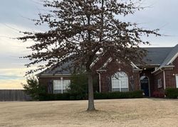 Pre-foreclosure in  BLUE RIDGE DR Southaven, MS 38672
