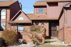 Pre-foreclosure in  VALLEYVIEW DR Lawrence, PA 15055