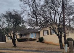 Pre-foreclosure in  PEYTON WOODS TRL SW Atlanta, GA 30311