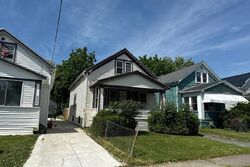 Pre-foreclosure in  HEWITT AVE Buffalo, NY 14215