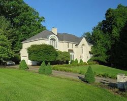 Pre-foreclosure in  S VILLA DR Gibsonia, PA 15044