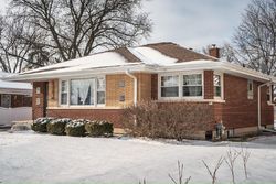 Pre-foreclosure in  N MAPLE AVE La Grange Park, IL 60526