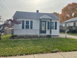 Pre-foreclosure in  HARTWELL AVE Elgin, IL 60120