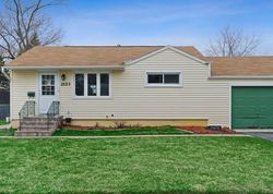 Pre-foreclosure in  N MCAREE RD Waukegan, IL 60087