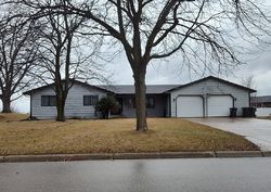 Pre-foreclosure in  KOUWE ST NW Hutchinson, MN 55350