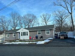 Pre-foreclosure in  ROLLINS TRL Hopatcong, NJ 07843