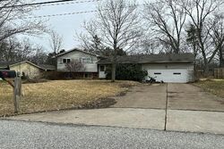 Pre-foreclosure in  DEMSHAR DR Mentor, OH 44060