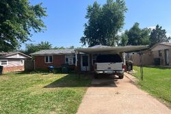 Pre-foreclosure in  SE 25TH ST Oklahoma City, OK 73115