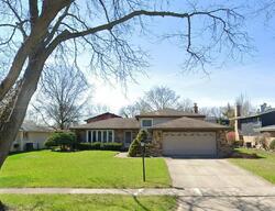 Pre-foreclosure in  73RD ST Darien, IL 60561