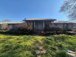 Pre-foreclosure in  HIGHWAY 5 Nauvoo, AL 35578