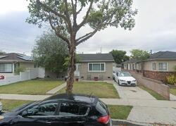 Pre-foreclosure in  DUNROBIN AVE Lakewood, CA 90713
