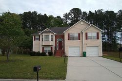  Pond View Ln, Lithonia GA