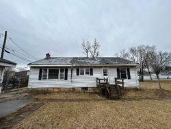 Pre-foreclosure in  W 76TH PL Justice, IL 60458
