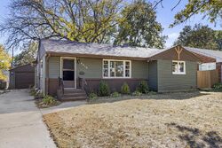 Pre-foreclosure in  PARK RIDGE RD Loves Park, IL 61111