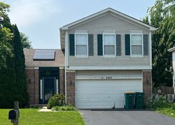 Pre-foreclosure in  CARPENTER AVE Plainfield, IL 60586