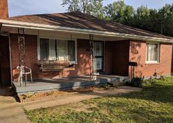 Pre-foreclosure in  HILLSIDE DR Louisville, KY 40216