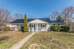 Pre-foreclosure Listing in HIGHWAY 2004 MC KEE, KY 40447