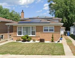 Pre-foreclosure in  INGLESIDE AVE Dolton, IL 60419