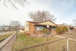 Pre-foreclosure in  S RACINE AVE Chicago, IL 60643