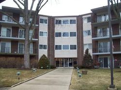 Pre-foreclosure Listing in WALNUT AVE APT 26B DOWNERS GROVE, IL 60515