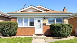 Pre-foreclosure in  WARSAW AVE Lyons, IL 60534