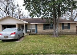 Pre-foreclosure in  LARCHWOOD DR Baton Rouge, LA 70812