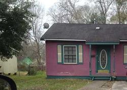 Pre-foreclosure in  VOSS DR Baton Rouge, LA 70805