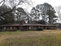 Pre-foreclosure in  PECAN BLVD Vicksburg, MS 39183