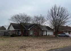 Pre-foreclosure in  DOGWOOD TRL Brandon, MS 39047