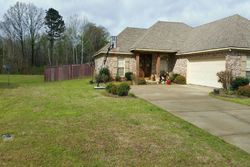 Pre-foreclosure in  BRIDGE WALK DR Canton, MS 39046